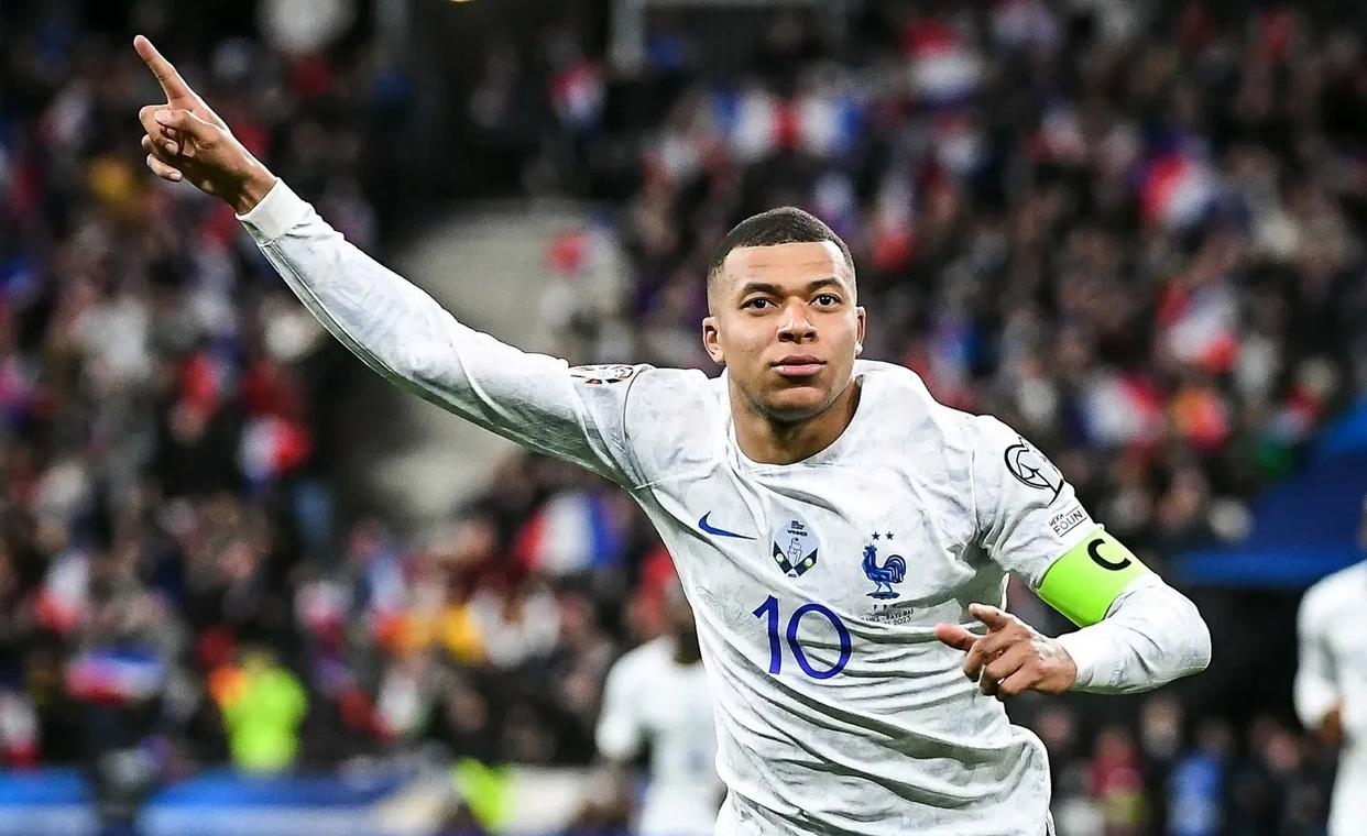 哈兰德连续十五场比赛得分超过刷新纪录，日本队不断突破！